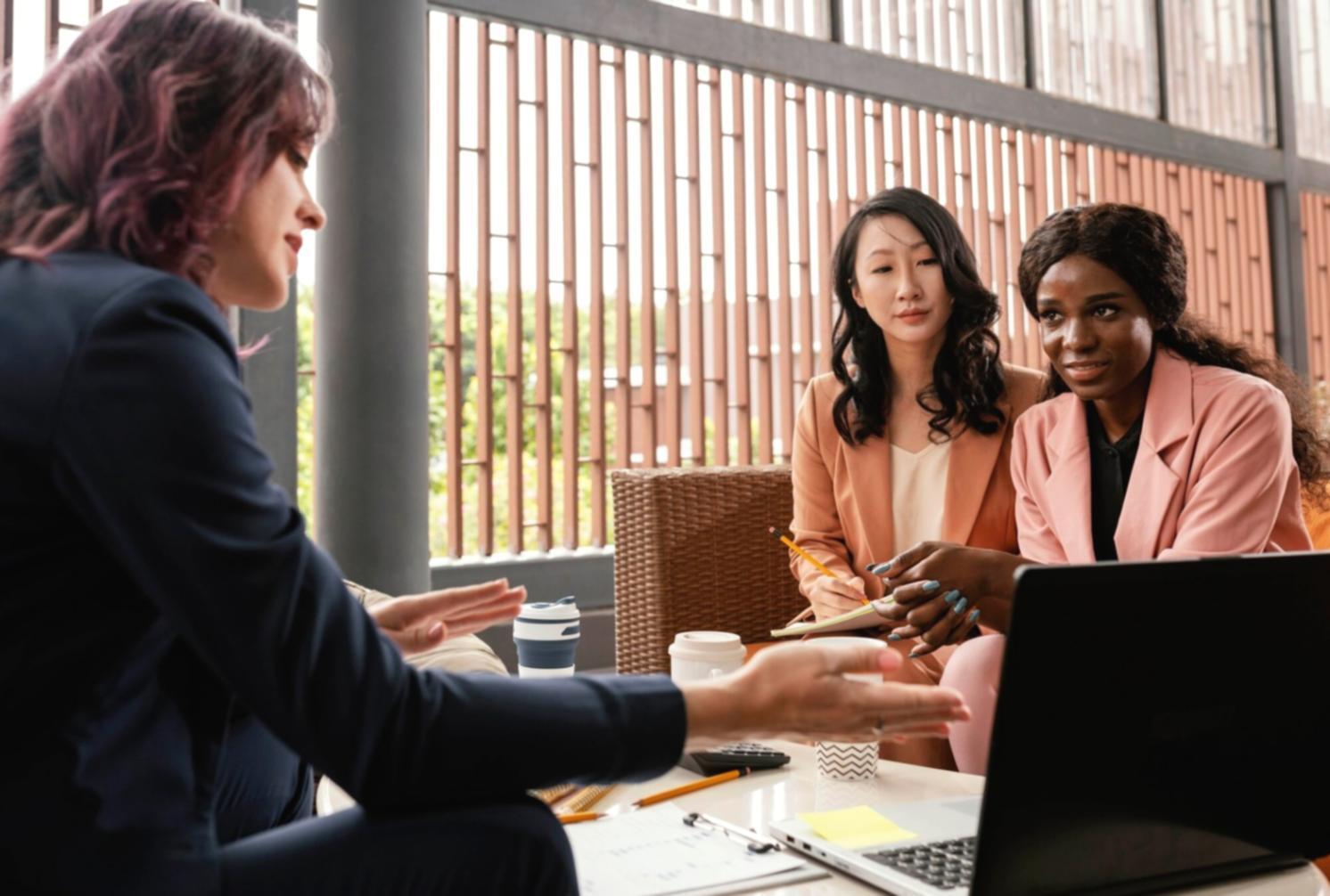 Formation en finance d'entreprise - séance de travail collaborative